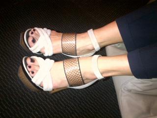 Chelsea Handler feet photo thumbnail