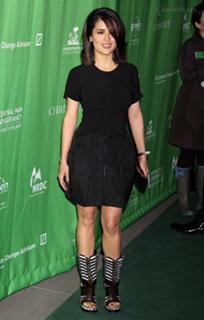 Salma Hayek feet photo thumbnail