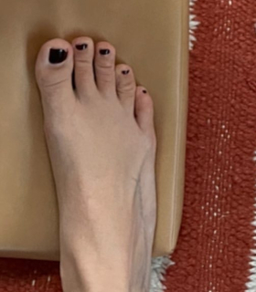 Ashley Tisdale feet photo thumbnail