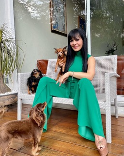 Maribel Guardia feet photo thumbnail