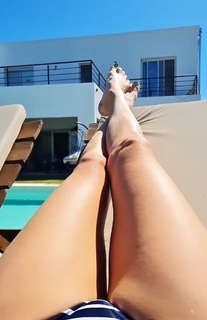 Nicole Neumann feet photo thumbnail