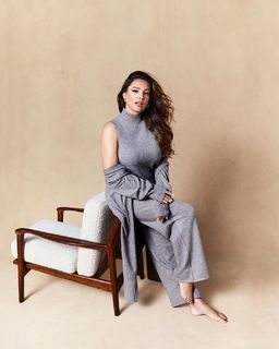 Kelly Brook feet photo thumbnail