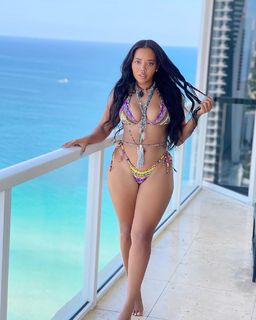 Angela Simmons feet photo thumbnail