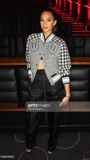 Alesha Dixon feet photo thumbnail