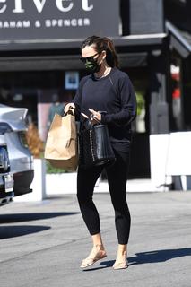 Jennifer Garner feet photo thumbnail