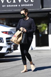 Jennifer Garner feet photo thumbnail