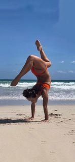 Kino MacGregor feet photo thumbnail