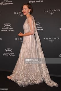 Maggie Gyllenhaal feet photo thumbnail