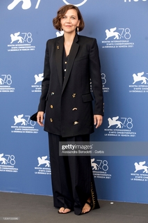 Maggie Gyllenhaal feet photo thumbnail