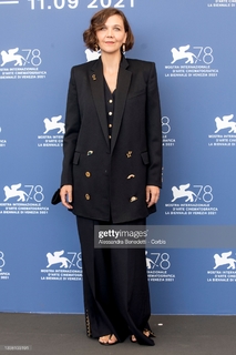 Maggie Gyllenhaal feet photo thumbnail