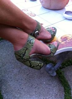 Adriane Galisteu feet photo thumbnail