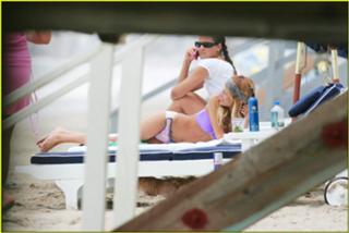 Nicole Richie feet photo thumbnail