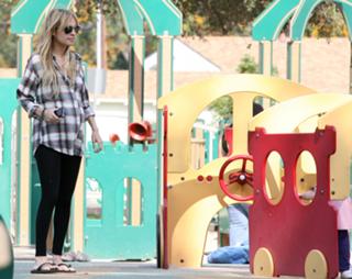 Nicole Richie feet photo thumbnail
