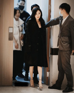 Mi Yang feet photo thumbnail