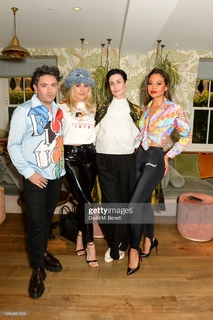 Pixie Lott feet photo thumbnail