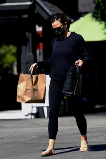 Jennifer Garner feet photo thumbnail