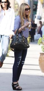 Amanda Bynes feet photo thumbnail