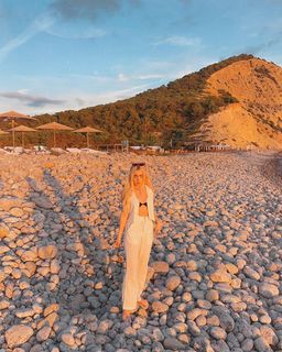 Jade Picon feet photo thumbnail