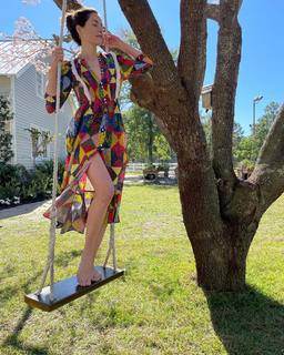 Michelle Monaghan feet photo thumbnail