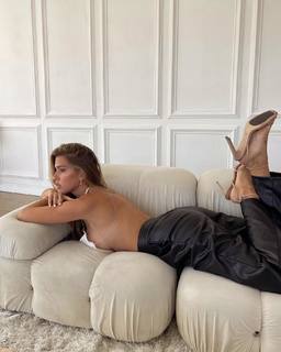 Kara Del Toro feet photo thumbnail