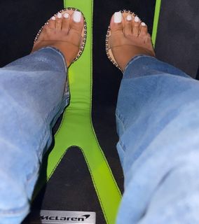 Jilly Anais feet photo thumbnail