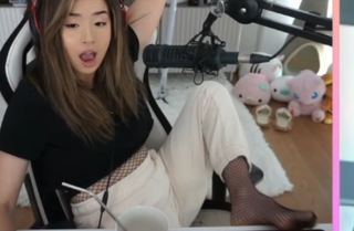 Imane Pokimane Anys feet photo thumbnail