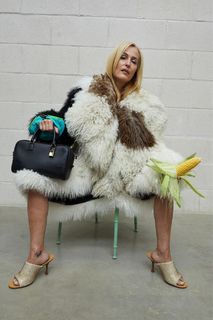 Gillian Anderson feet photo thumbnail