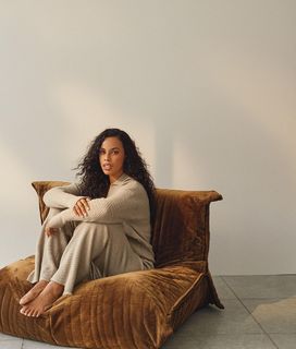 Rochelle Humes feet photo thumbnail