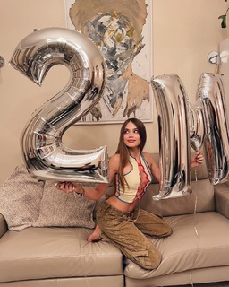 Xenia Tchoumitcheva feet photo thumbnail