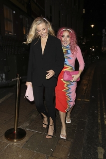 Pixie Lott feet photo thumbnail