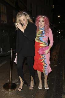 Pixie Lott feet photo thumbnail