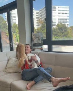 Katie Cassidy feet photo thumbnail