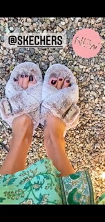 Brooke Burke feet photo thumbnail