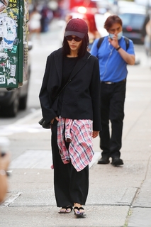 Zoë Kravitz feet photo thumbnail