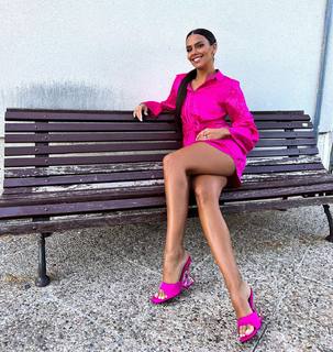 Cristina Pedroche feet photo thumbnail