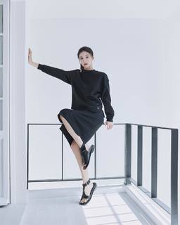 Go Youn-jung feet photo 5