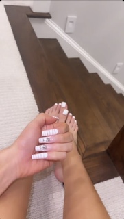 Victoria Waldrip feet photo thumbnail