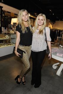 Aly Michalka feet photo thumbnail