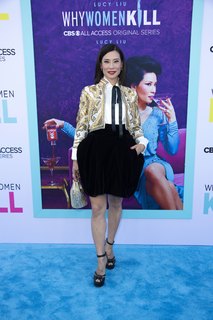 Lucy Liu feet photo thumbnail