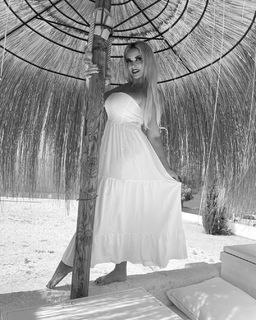 Daniela Katzenberger feet photo thumbnail