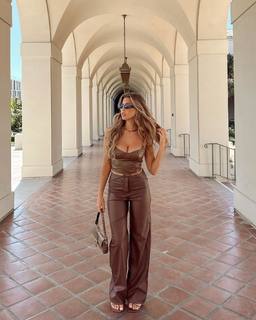 Kara Del Toro feet photo thumbnail