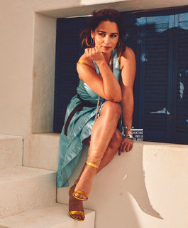 Emilia Clarke feet photo thumbnail