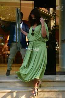 Ileana D'Cruz feet photo thumbnail