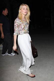 Amber Heard feet photo thumbnail