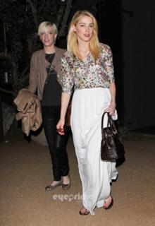 Amber Heard feet photo thumbnail
