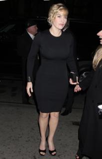 Kate Winslet feet photo thumbnail