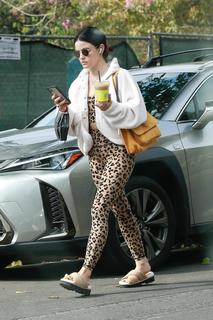 Lucy Hale feet photo thumbnail