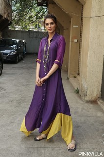 Kriti Sanon feet photo thumbnail