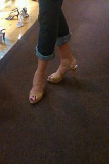Amazon Eve feet photo 3