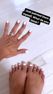 Kino MacGregor feet photo thumbnail